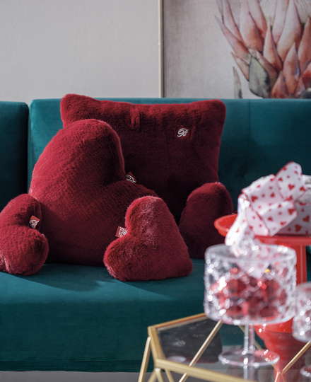 Heart-shaped cushion Red