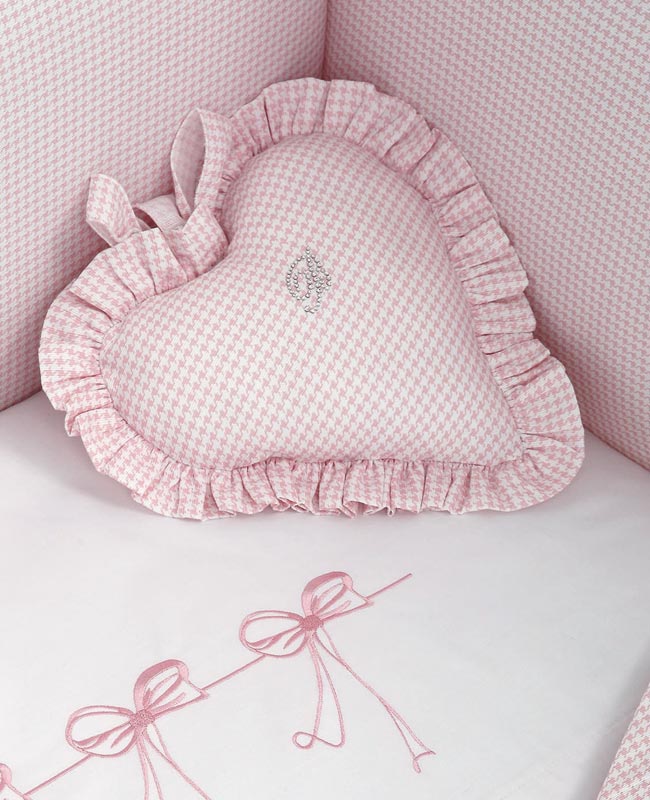 Heart-shaped cushion Cicogna