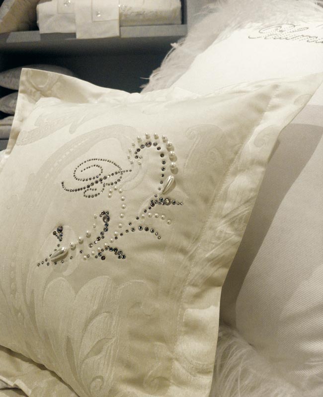 Pillow Diadema with Pearls 50x50