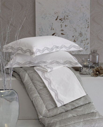 Sheet set Crystelle embroidered