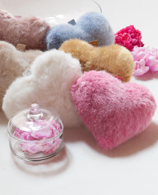 Cushion Bluvi small heart-shaped