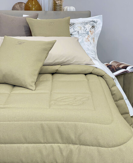 COMFORTER SUNDAY