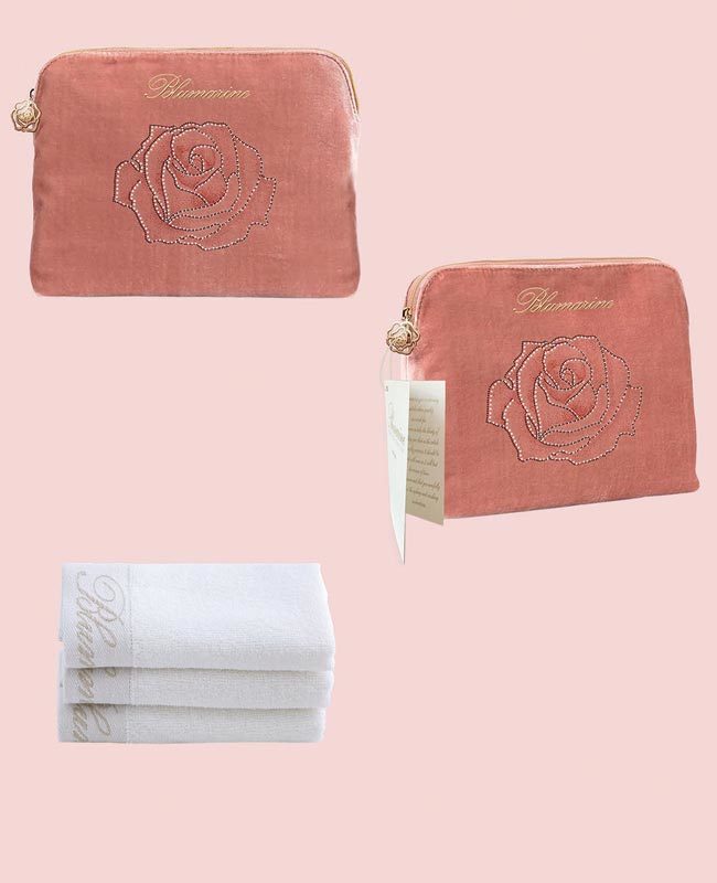 Purse Karen with washcloths